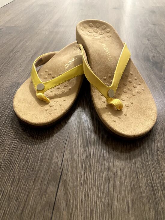 Vionic Shoes - Vionic Women's Yellow Mona Thong Sandals US 8/UK 6/ EU 39